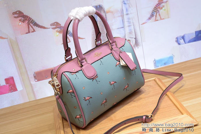COACH蔻馳 29557新款鯊魚 火烈鳥波士頓系列 枕頭包 手提斜挎包  Chz1369